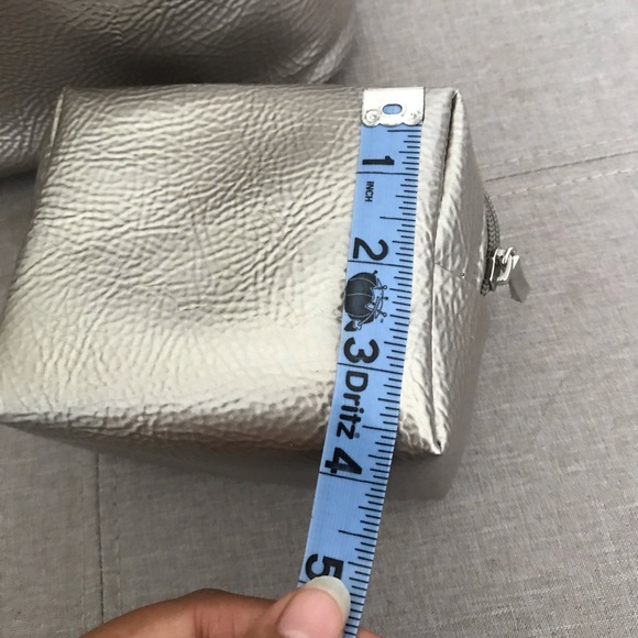 Cosmetic Bag - Picture 6 of 8